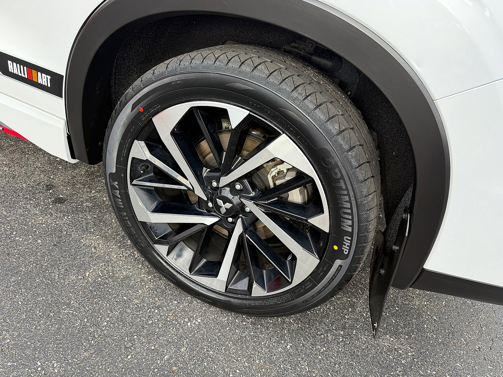 Used 2024 Mitsubishi Outlander Ralliart image 16