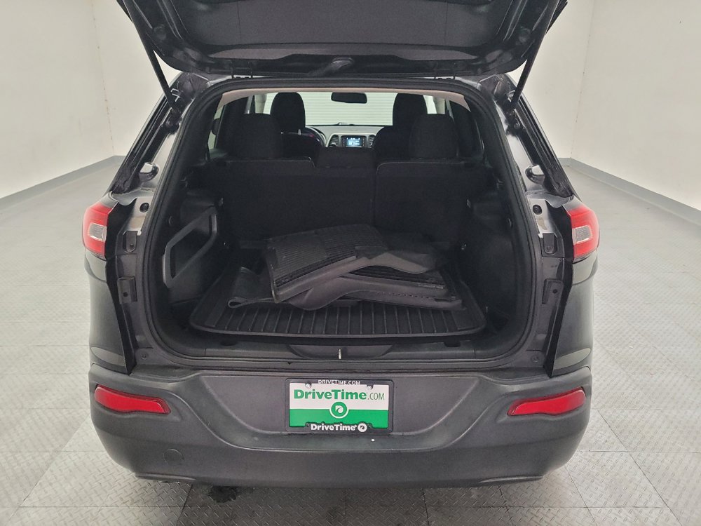 Used 2015 Jeep Cherokee Latitude FWD image 29