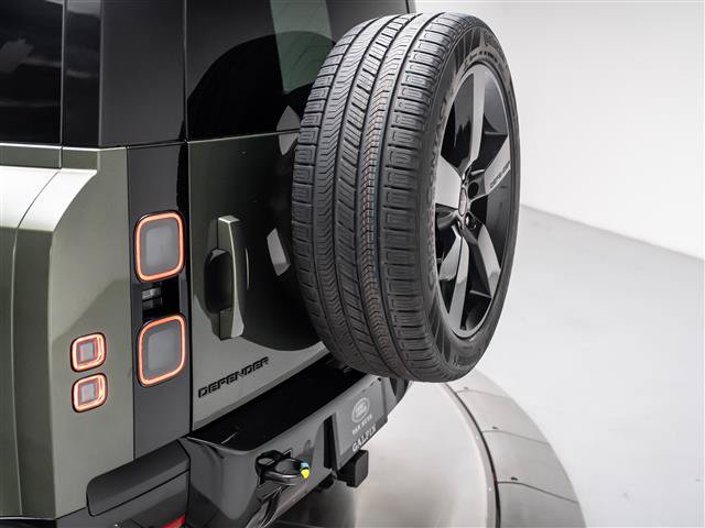 New 2026 Land Rover Defender 110 X-Dynamic SE AWD/4WD image 30