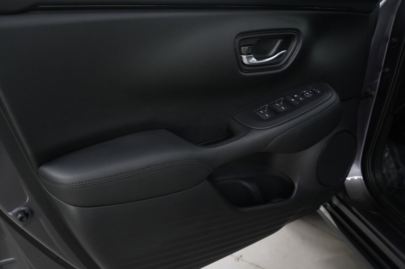 Used 2024 Honda HR-V LX image 24