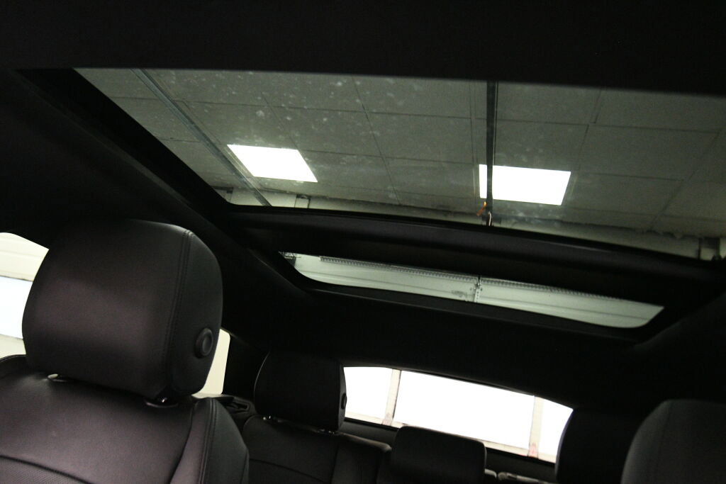 Used 2024 Land Rover Range Rover Evoque S image 19
