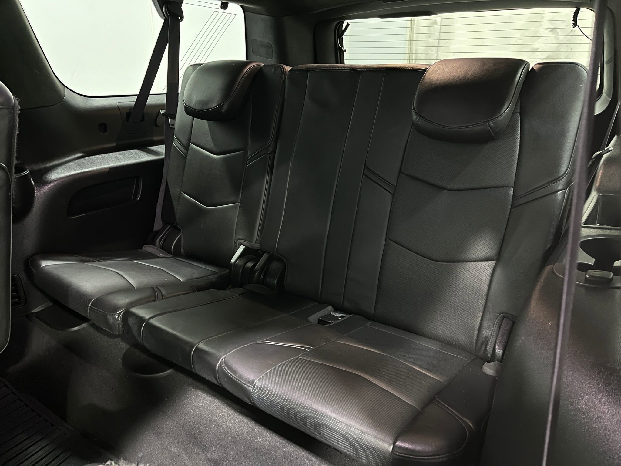 Used 2015 Cadillac Escalade ESV Platinum image 33