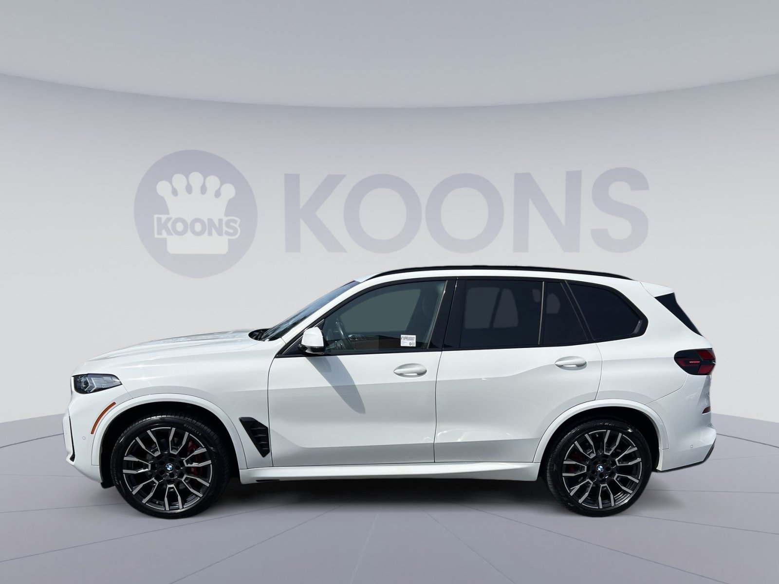 Used 2024 BMW X5 xDrive40i w/ M Sport Package AWD/4WD image 2