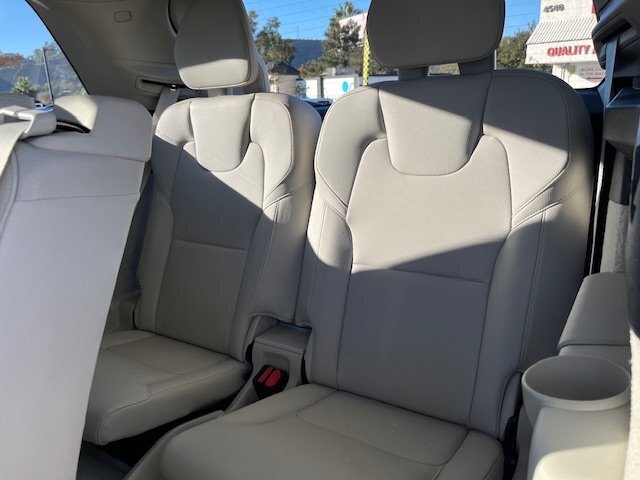 Used 2016 Volvo XC90 T6 Momentum w/ Momentum Plus Package image 9