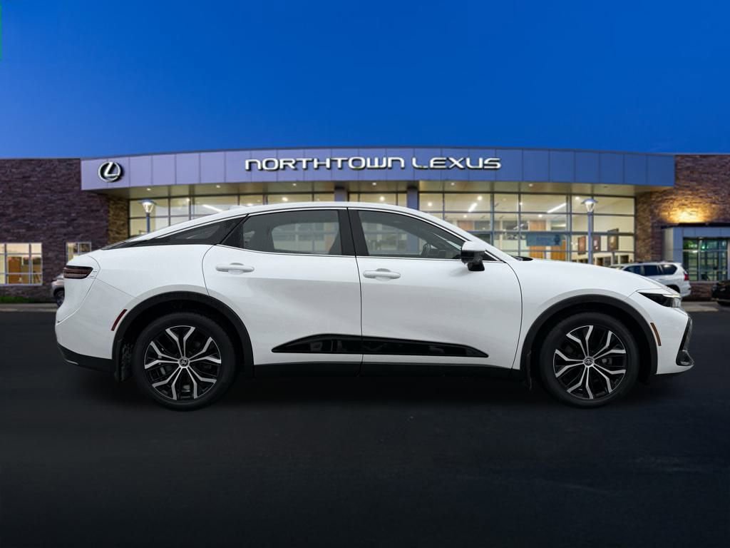 Used 2023 Toyota Crown Limited image 23