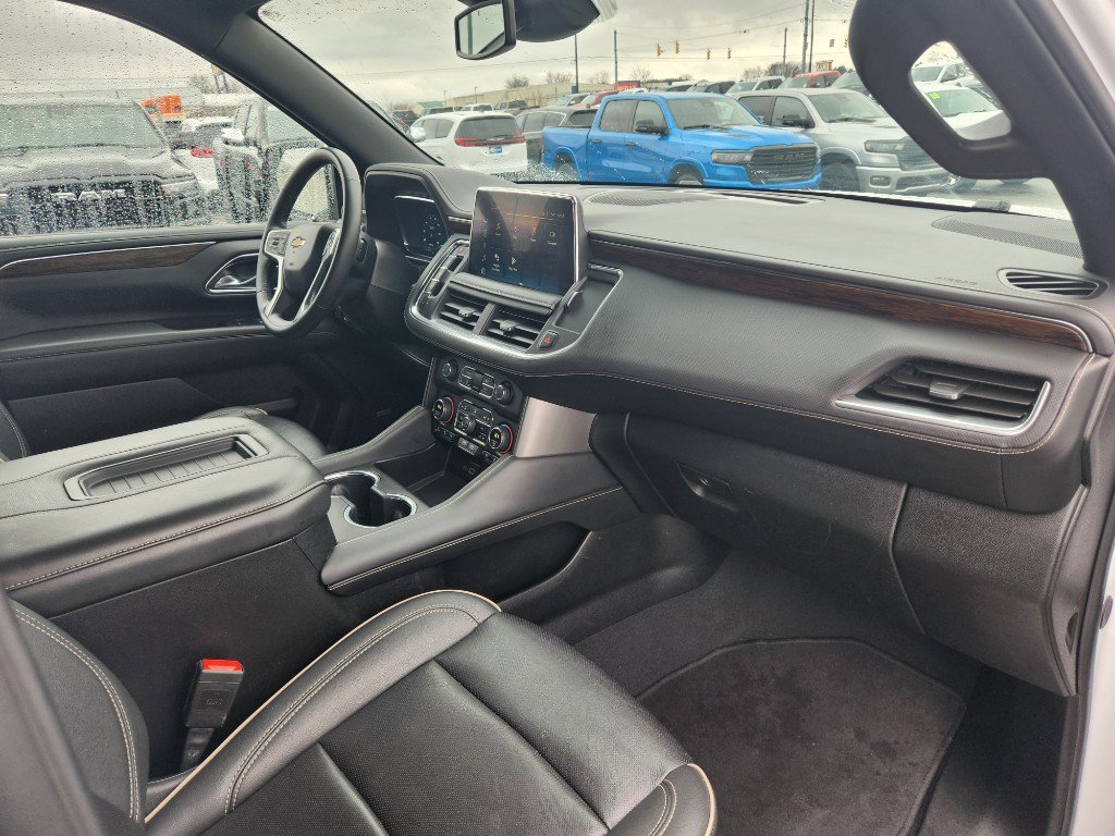 Used 2024 Chevrolet Suburban Premier image 21