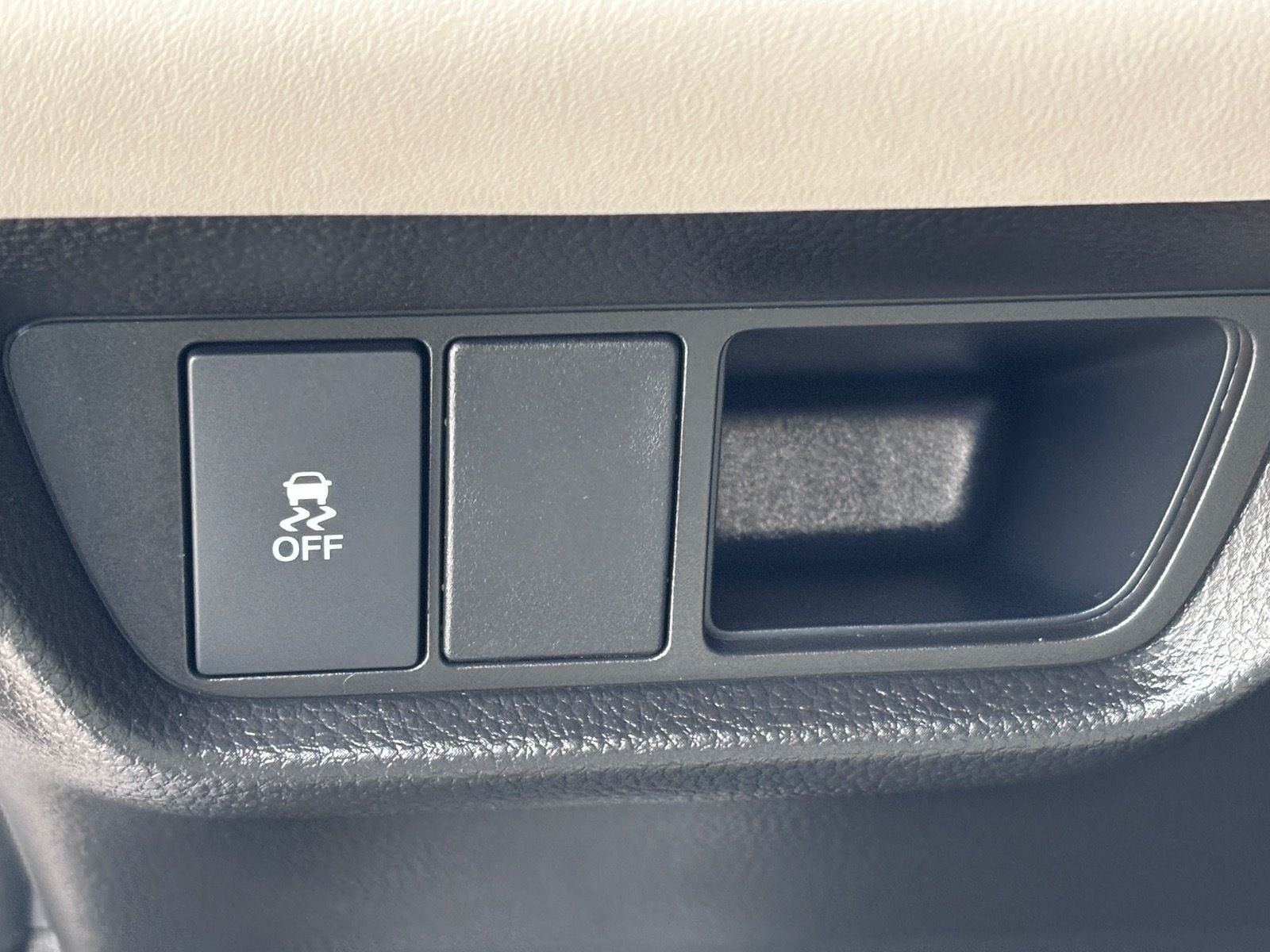 Certified 2026 Honda HR-V LX image 22