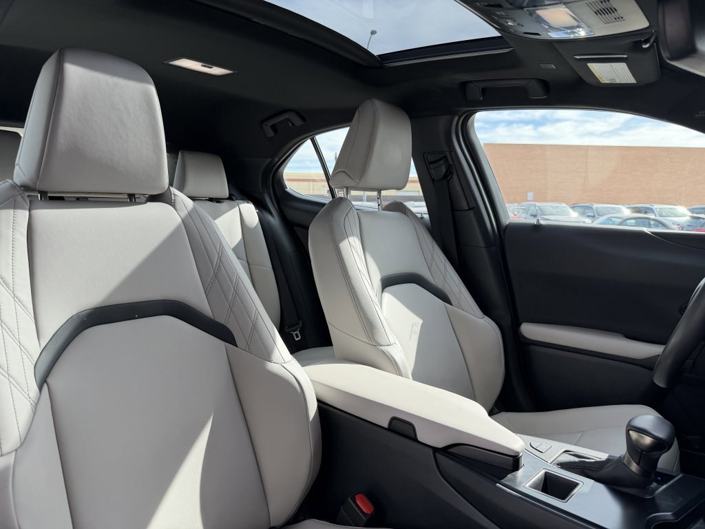 Used 2024 Lexus UX 250h FWD image 39