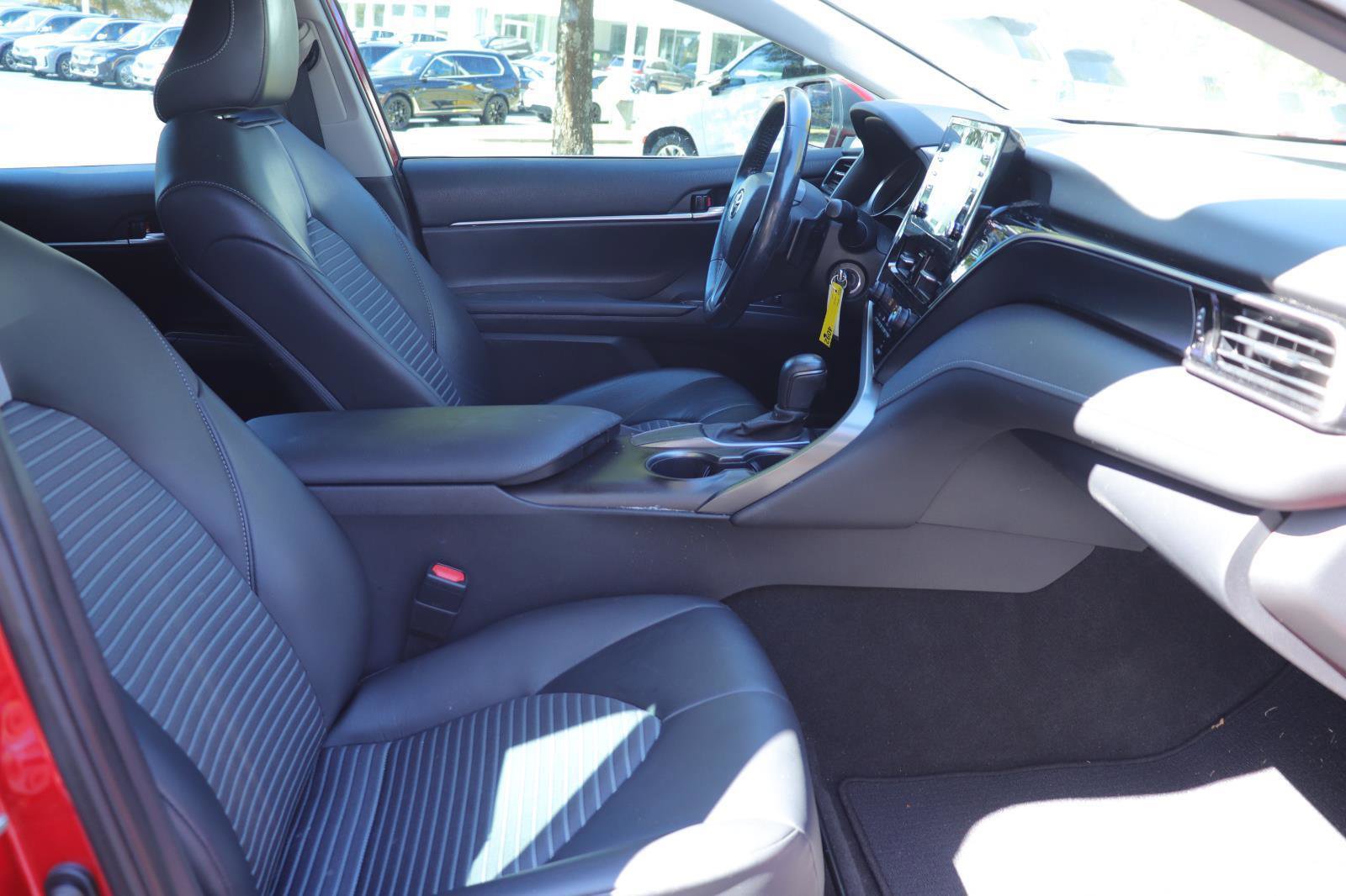 Used 2021 Toyota Camry SE image 16