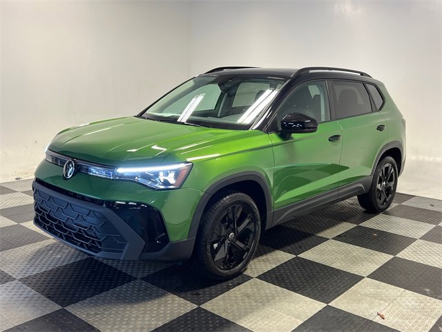 New 2026 Volkswagen Taos SE image 3