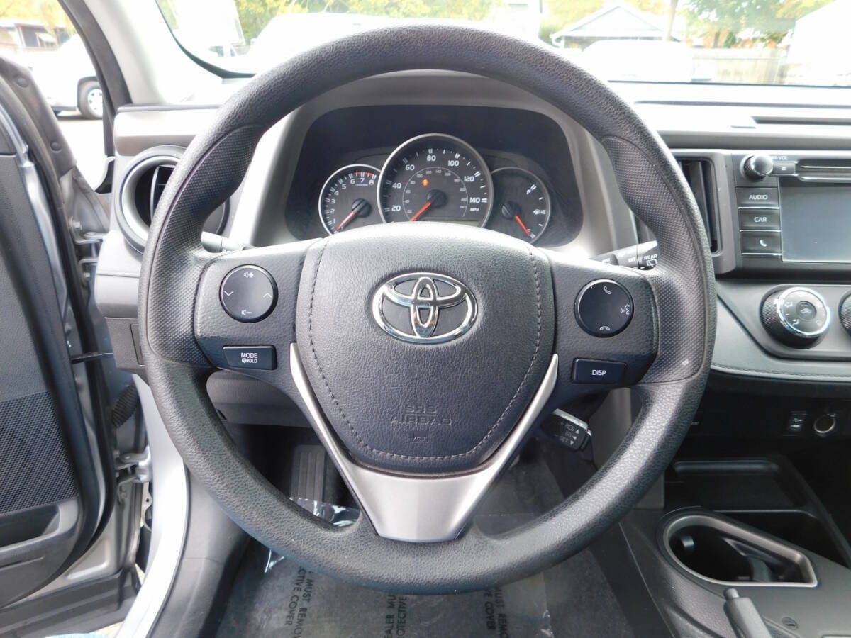 Used 2016 Toyota RAV4 LE image 9