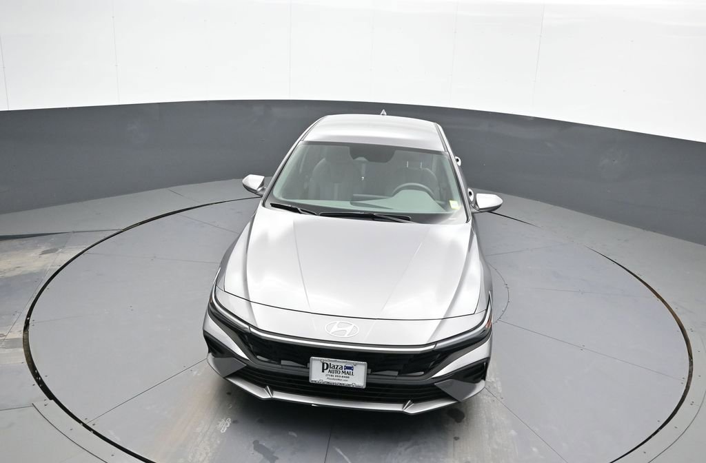 Certified 2025 Hyundai Elantra SE image 34