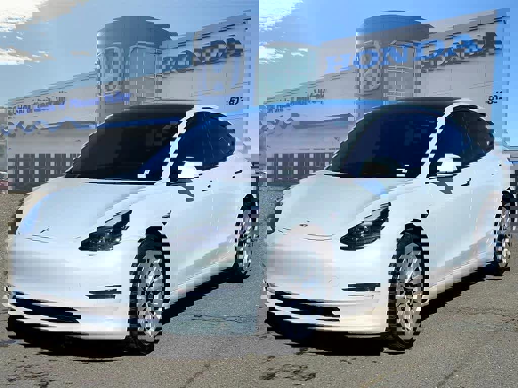 Used 2022 Tesla Model 3 Long Range image 1