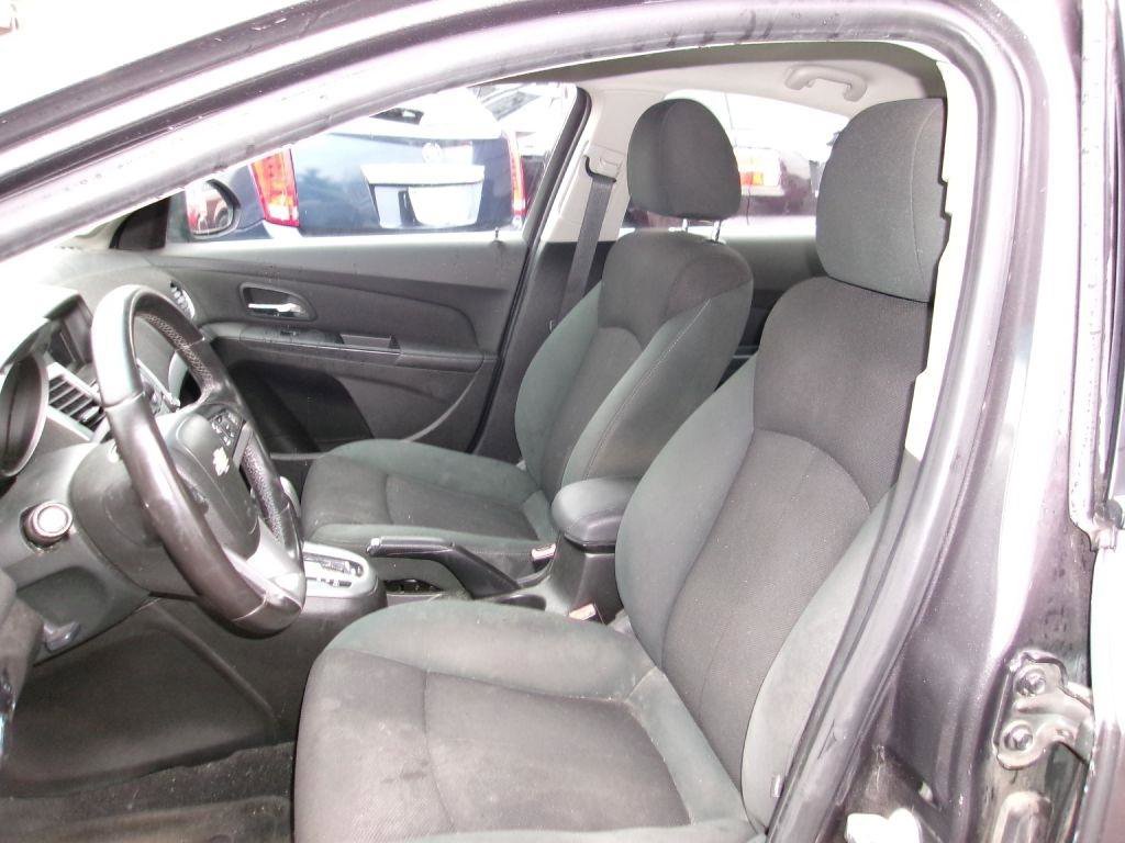 Used 2011 Chevrolet Cruze LT FWD image 7