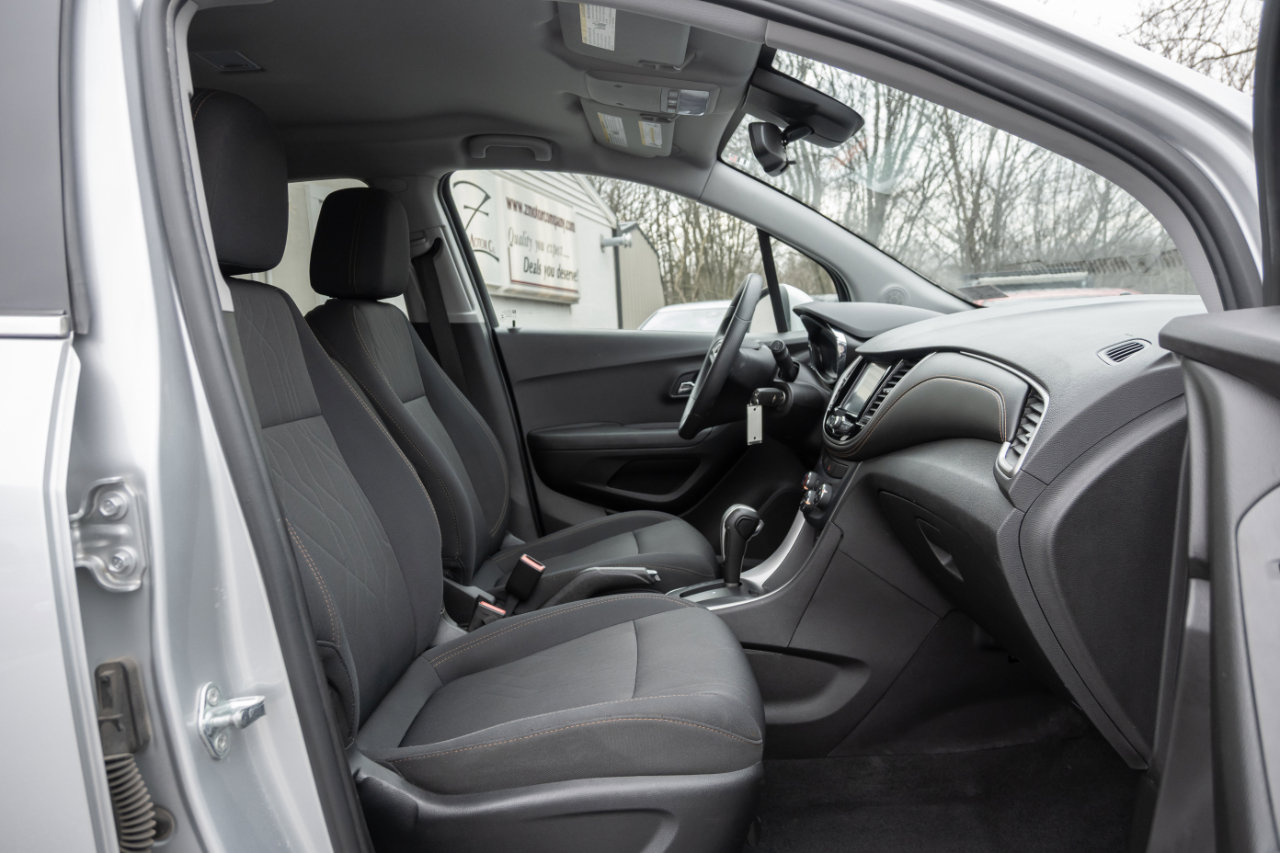 Used 2017 Chevrolet Trax LT image 30