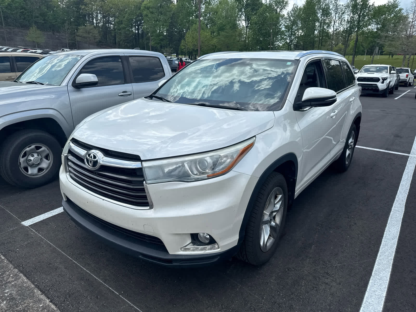 Used 2015 Toyota Highlander Limited FWD image 2