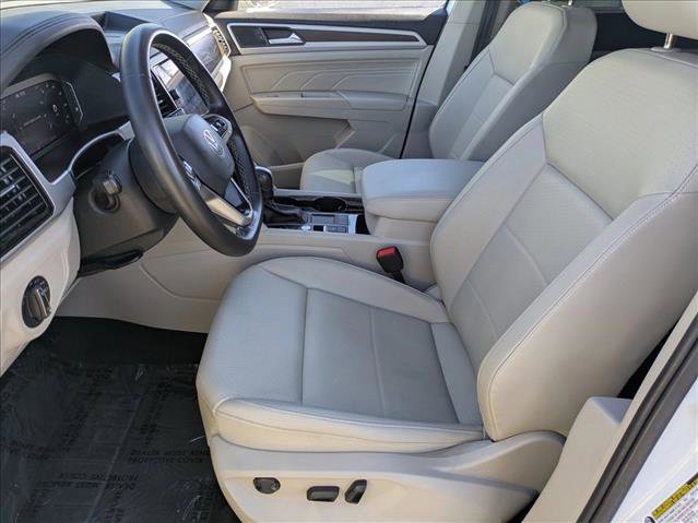 Used 2023 Volkswagen Atlas SE w/ Black Wheel Package image 14