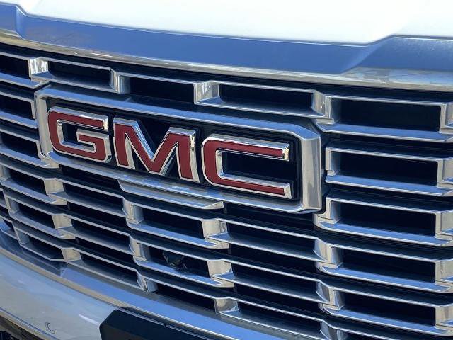 Used 2025 GMC Yukon XL Denali AWD/4WD image 27