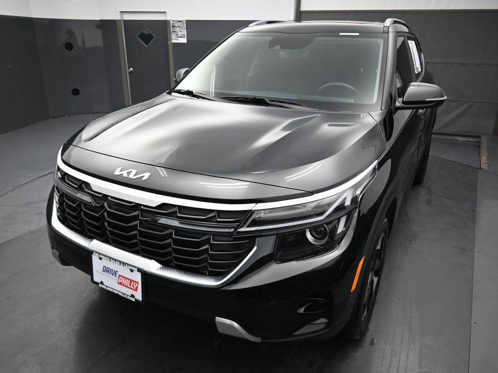 Used 2024 Kia Seltos EX AWD/4WD image 3