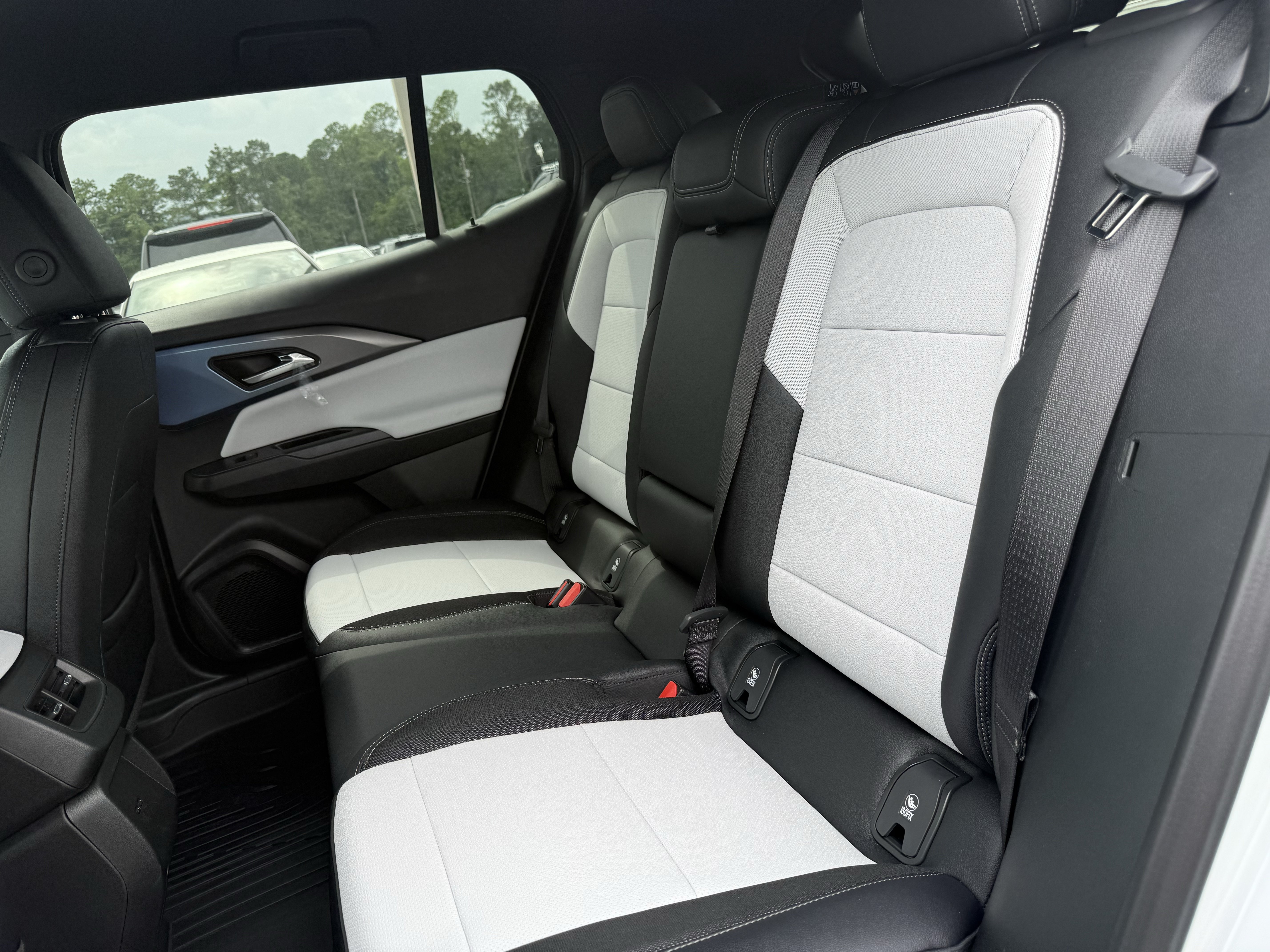 New 2026 Chevrolet Equinox EV LT FWD image 30