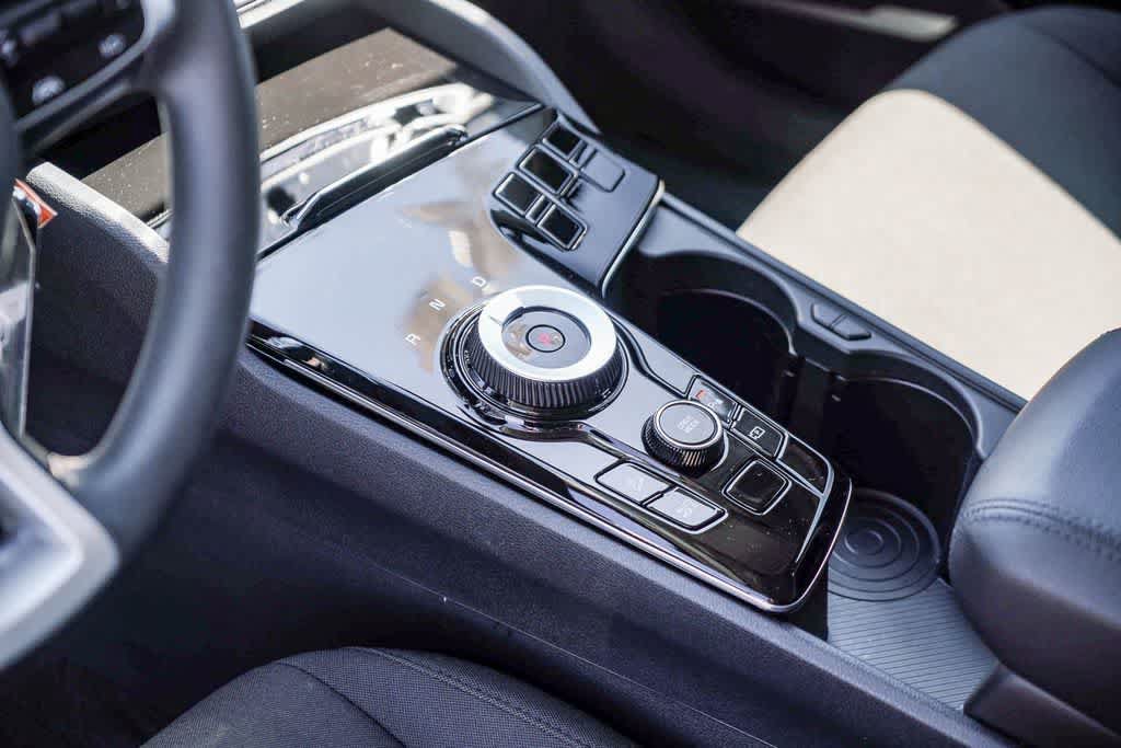 Certified 2025 Kia Sportage LX FWD image 18