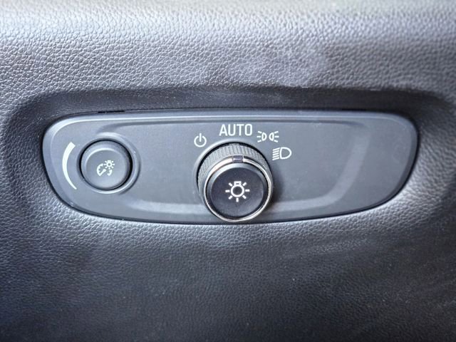 Used 2023 Chevrolet Traverse LT FWD image 20