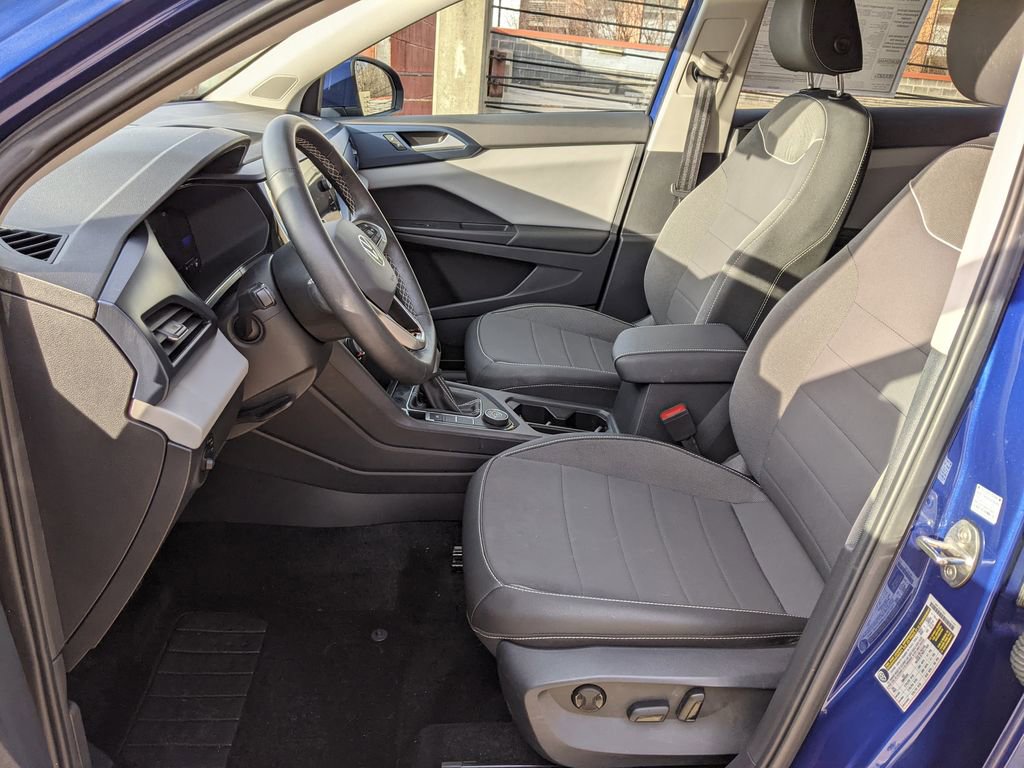 Certified 2023 Volkswagen Taos SE image 11