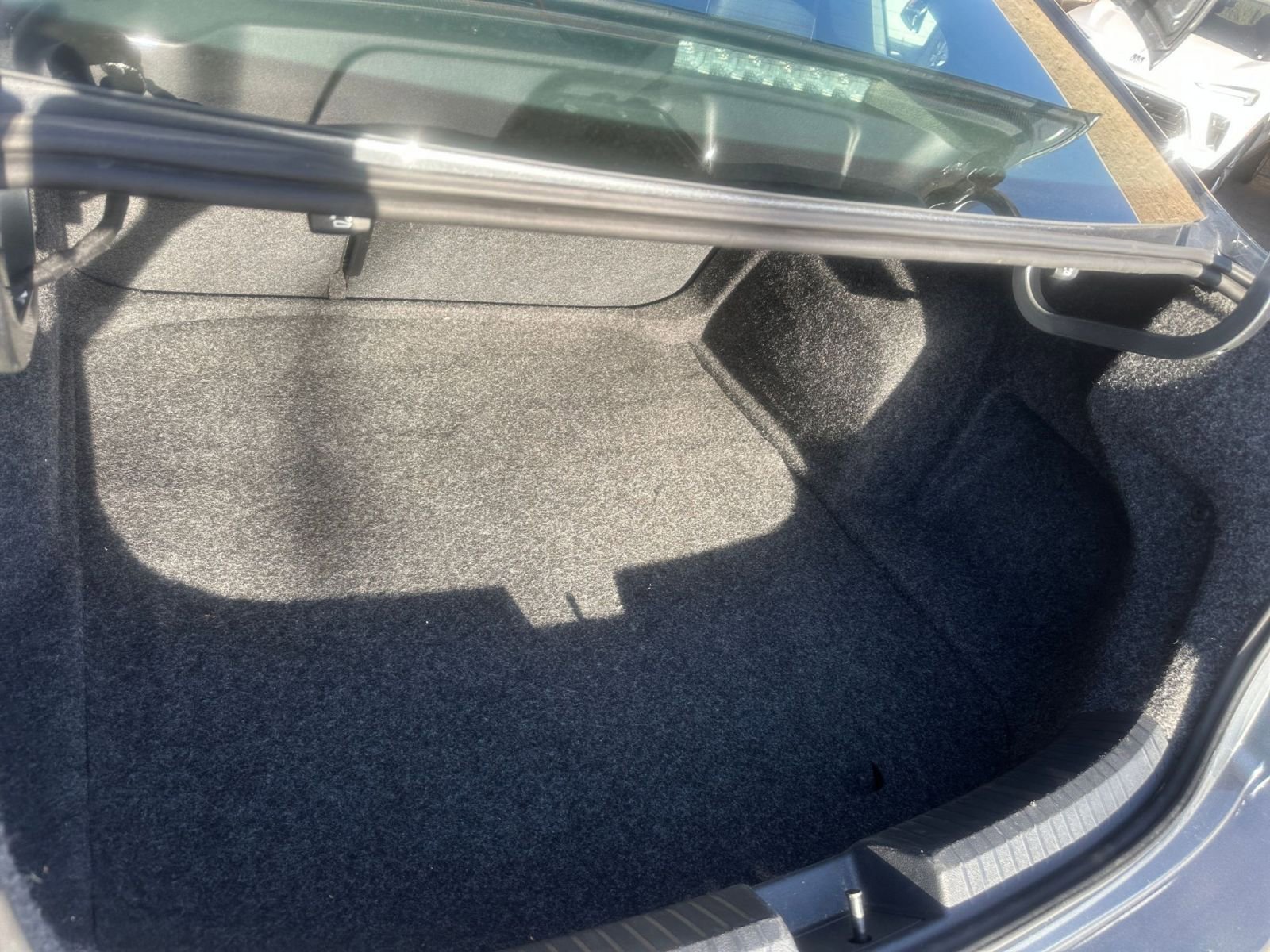 Used 2025 Volkswagen Jetta SE image 33