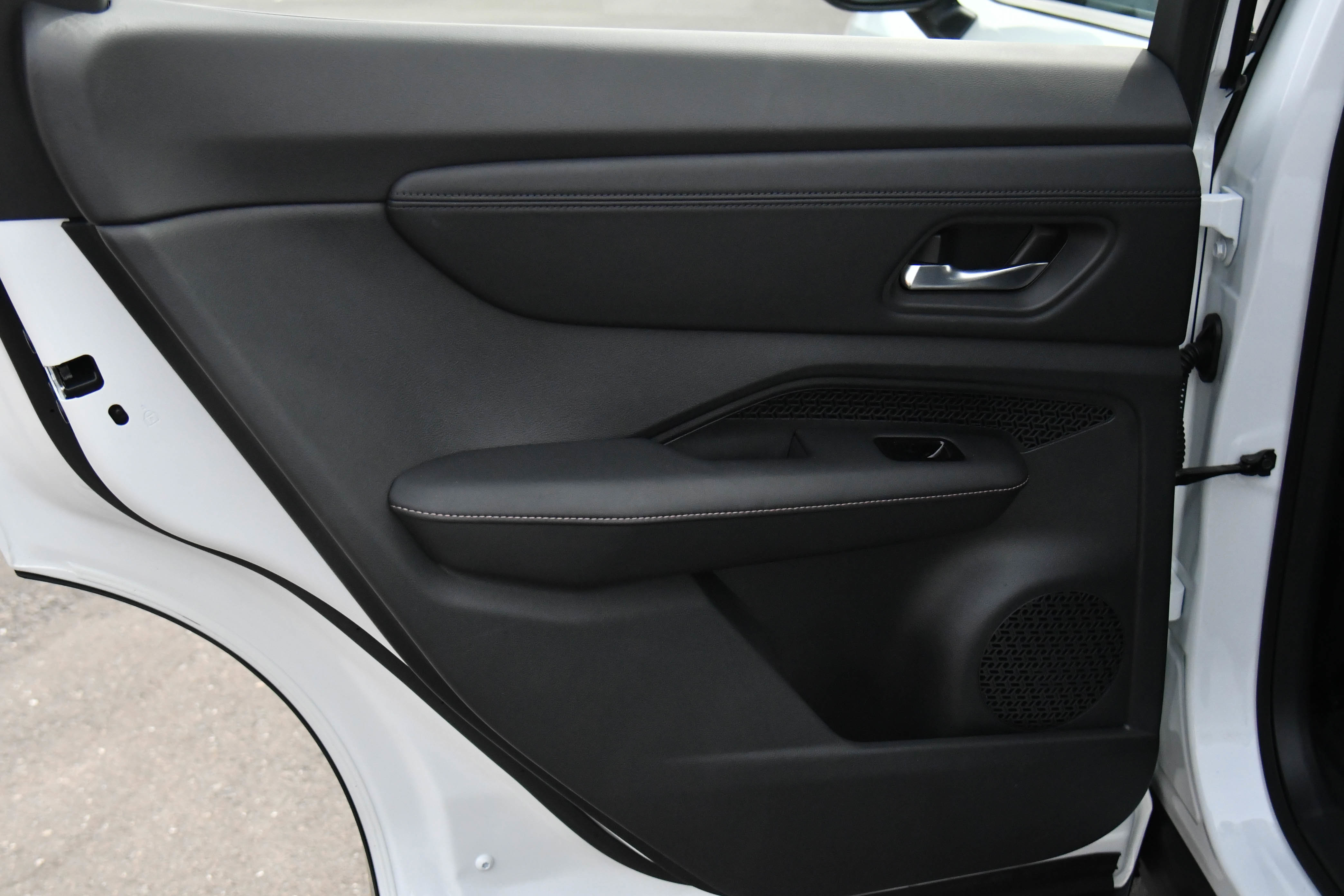 Used 2024 Nissan Ariya FWD image 42