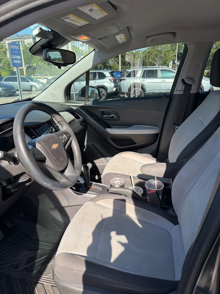 Used 2019 Chevrolet Trax LS w/ LPO, Protection Package FWD image 2