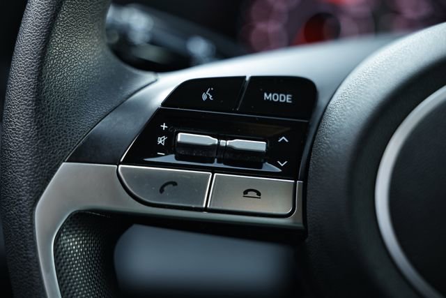 Used 2023 Hyundai Elantra SEL w/ Preferred Accessory Package image 31