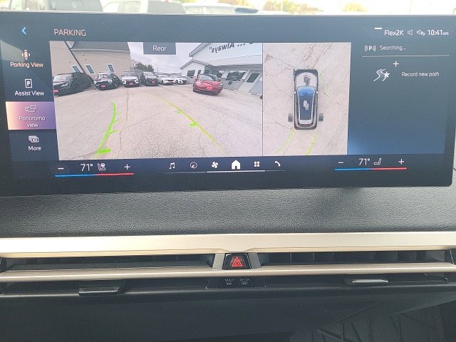 Used 2024 BMW iX xDrive50 w/ Premium Package AWD/4WD image 4