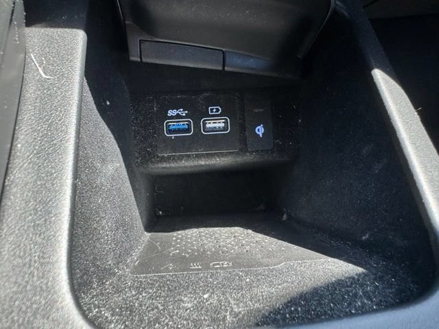 Used 2024 Genesis GV70 3.5T Sport AWD/4WD image 32