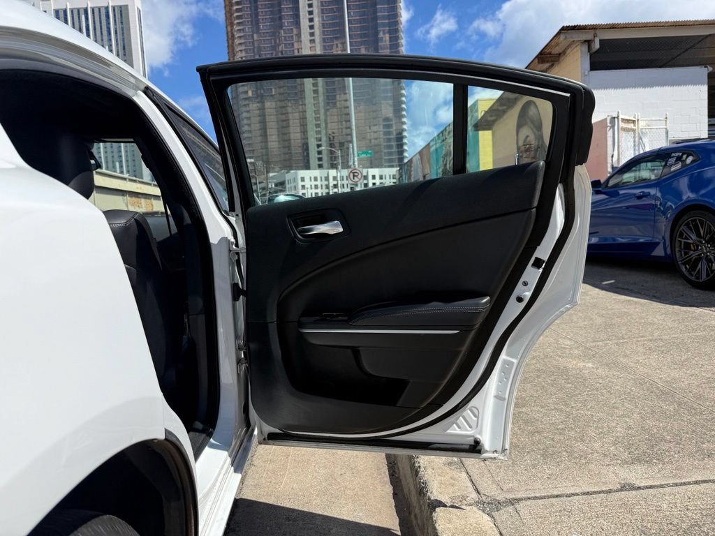 Used 2022 Dodge Charger SXT w/ Leather Interior Group RWD image 15