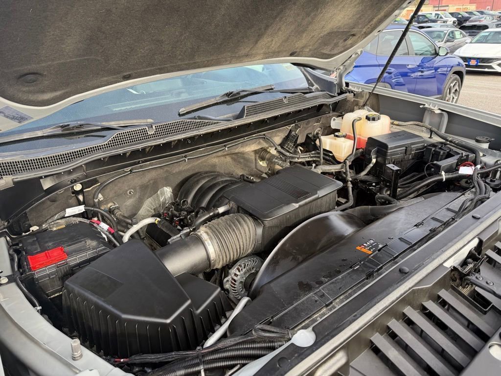 Used 2025 Chevrolet Silverado 2500 Custom w/ Custom Value Package image 17