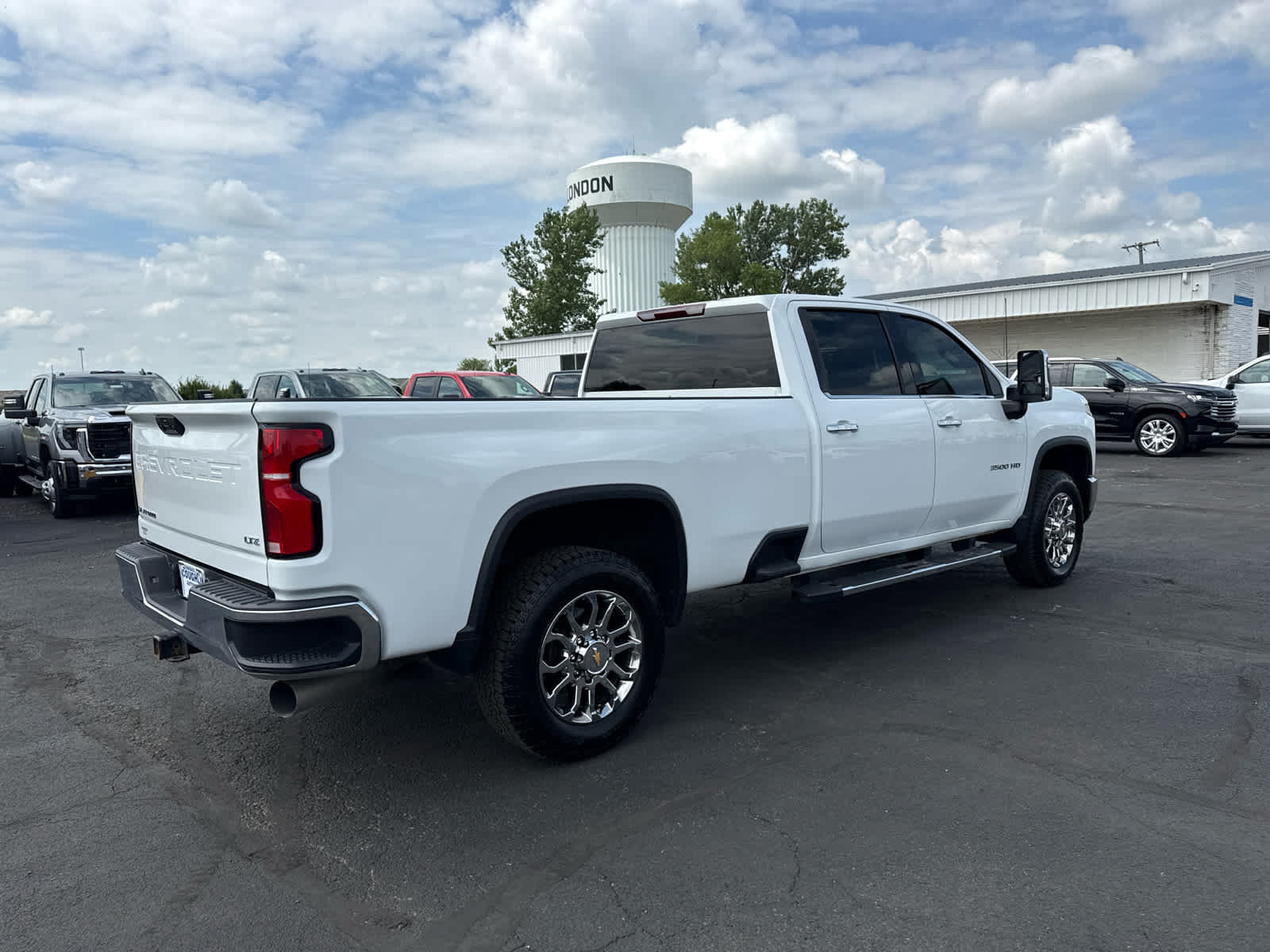 Certified 2025 Chevrolet Silverado 3500 LTZ w/ LTZ Convenience Package AWD/4WD image 5