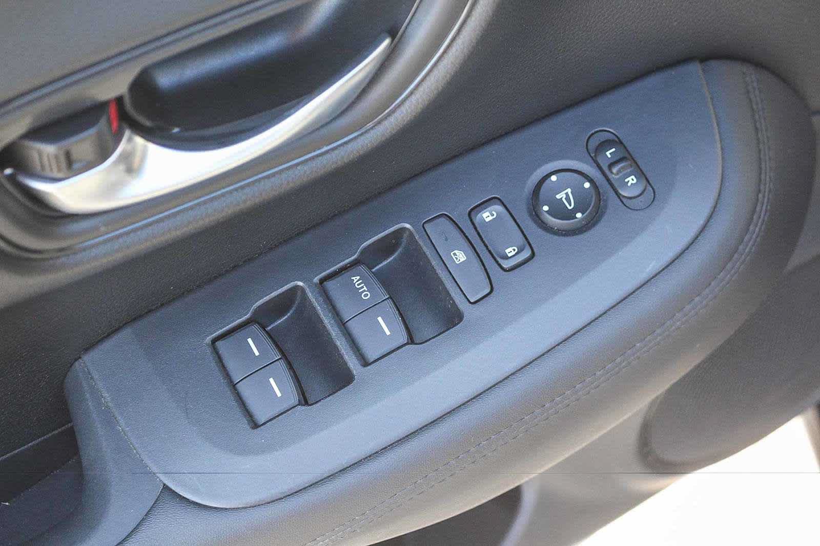 Used 2024 Honda HR-V LX image 19