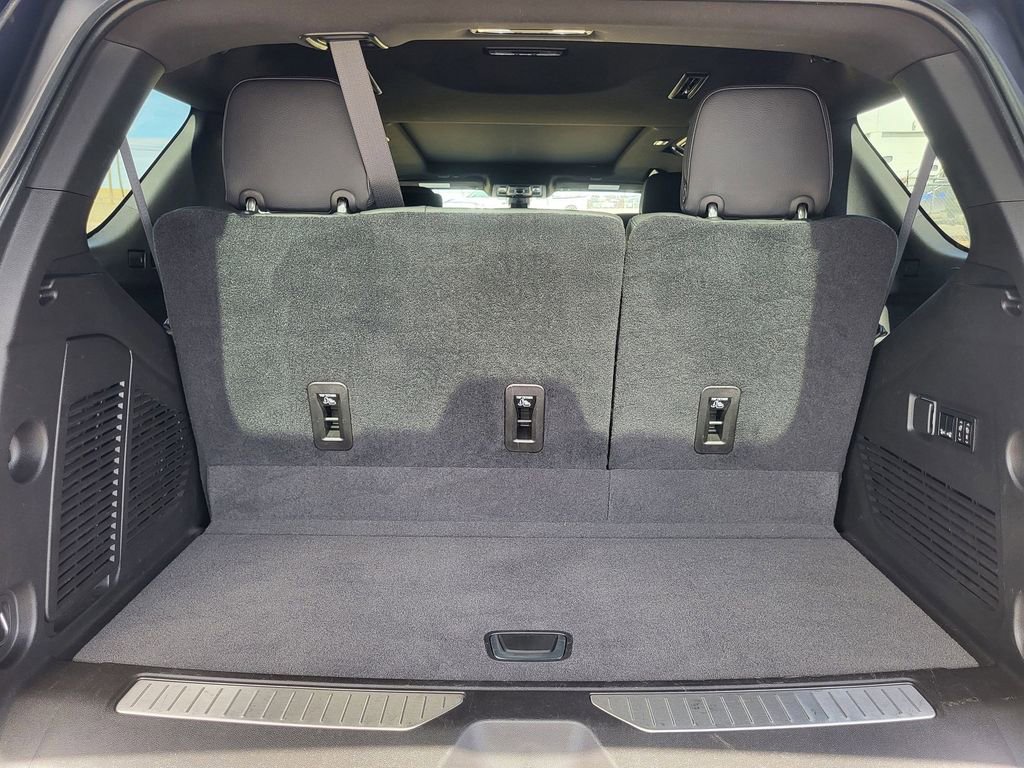 Used 2021 GMC Yukon Denali w/ Denali Premium Package image 25