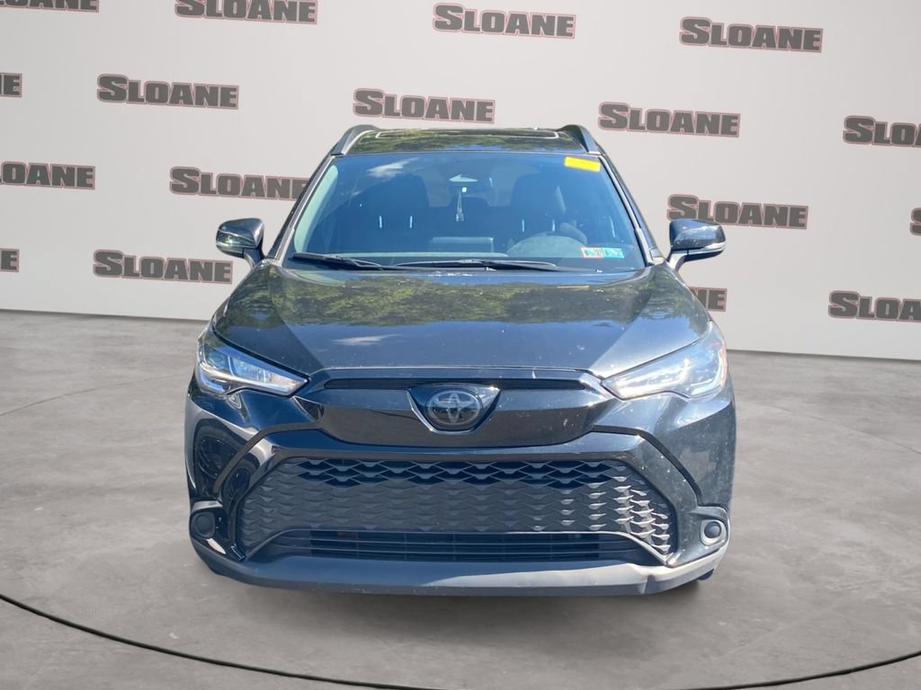 Used 2024 Toyota Corolla Cross AWD Hybrid w/ Moonroof Package image 2