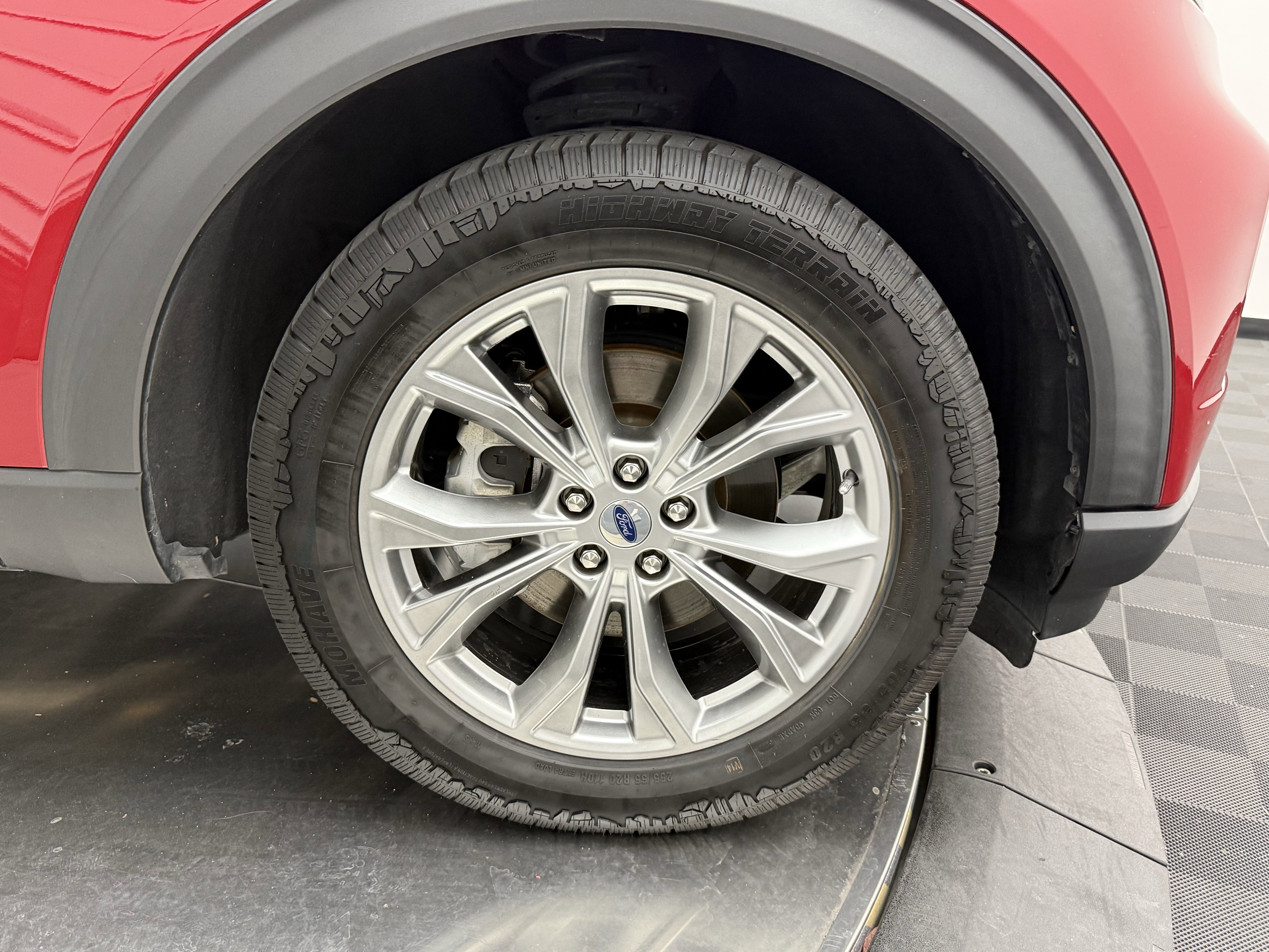 Used 2021 Ford Explorer XLT w/ Equipment Group 202A image 11