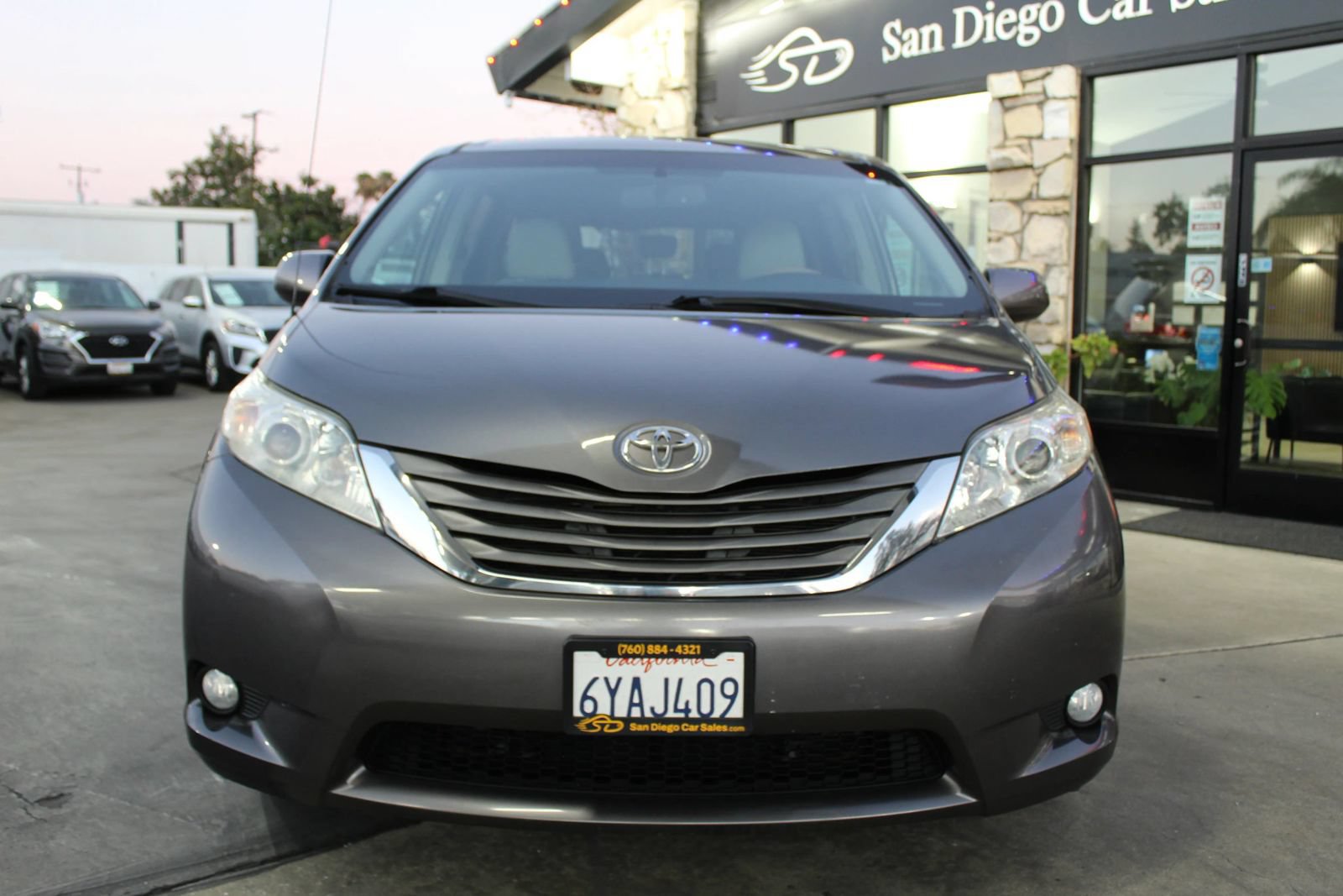 Used 2013 Toyota Sienna XLE FWD image 8