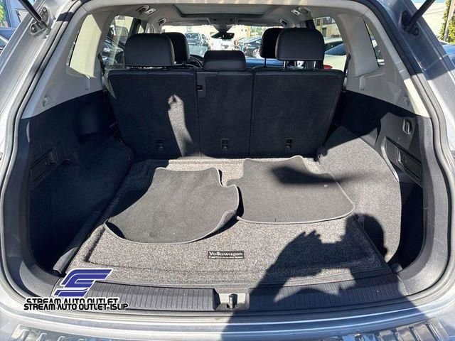 Used 2023 Volkswagen Tiguan SE image 33
