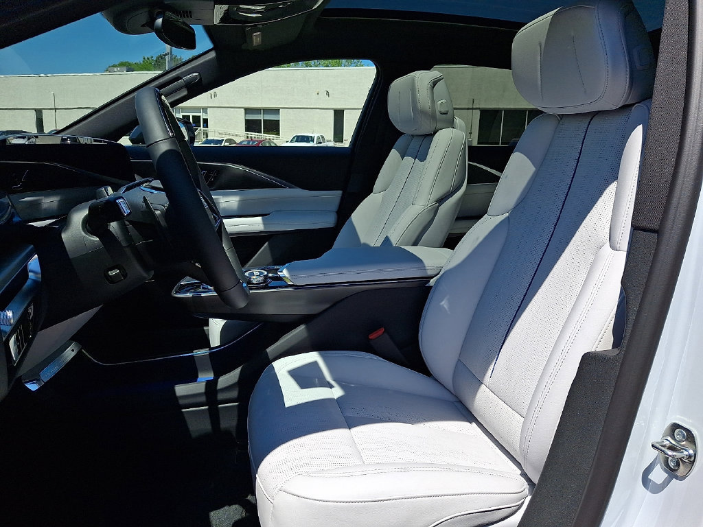 New 2026 Cadillac Lyriq Sport AWD/4WD image 9