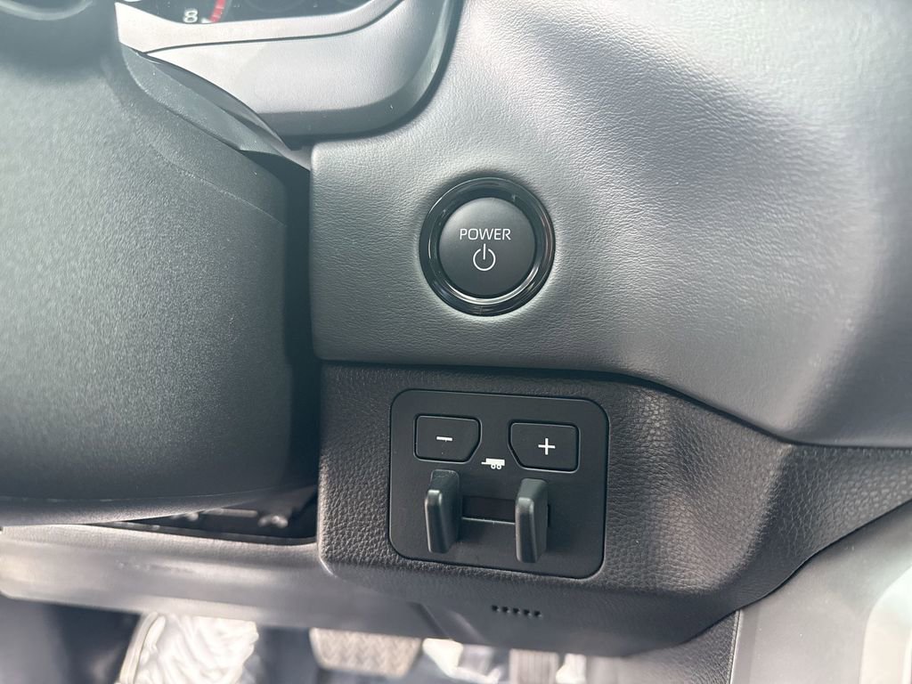 Used 2025 Toyota Sequoia Platinum image 15