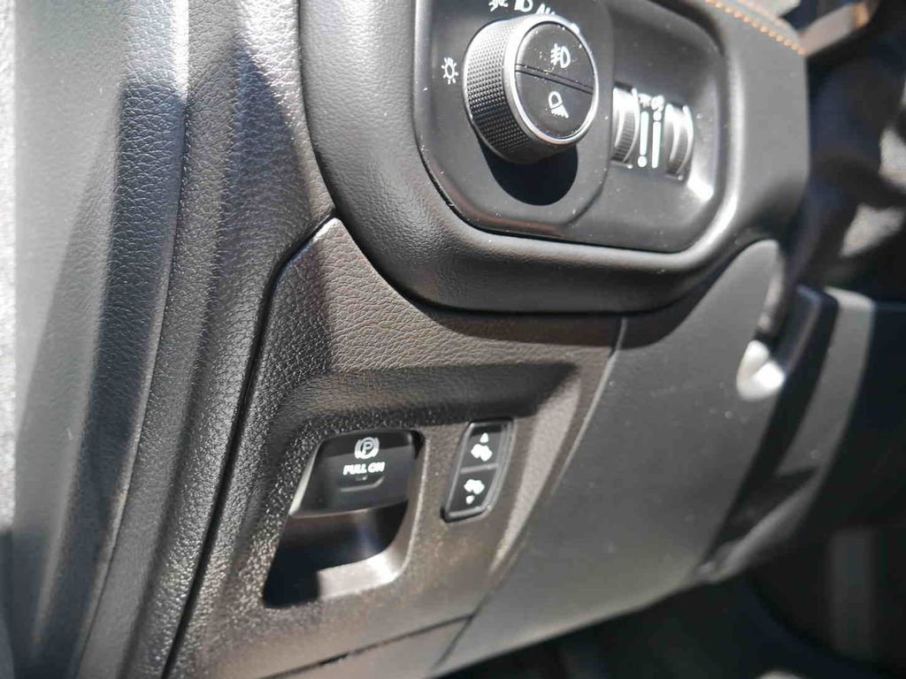 Used 2022 RAM 1500 Limited w/ Body-Colour Bumper Group image 42