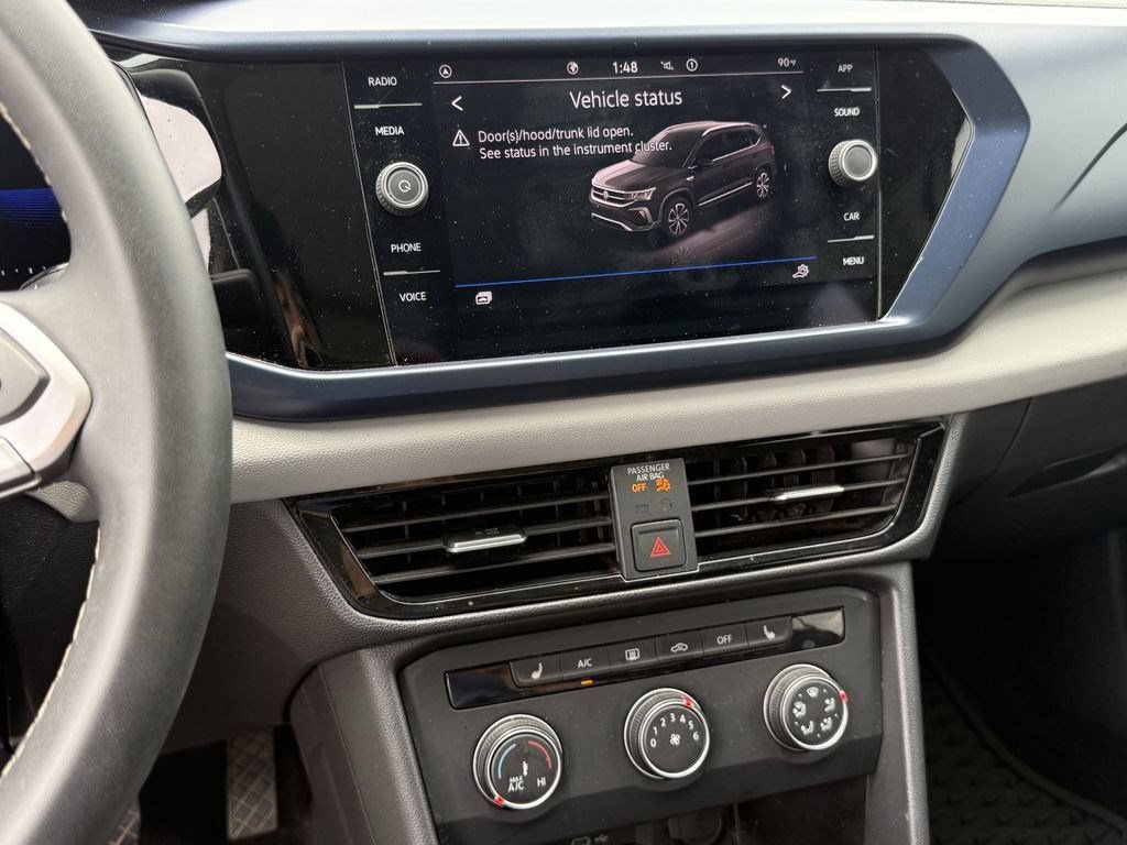 Certified 2022 Volkswagen Taos SE FWD image 19