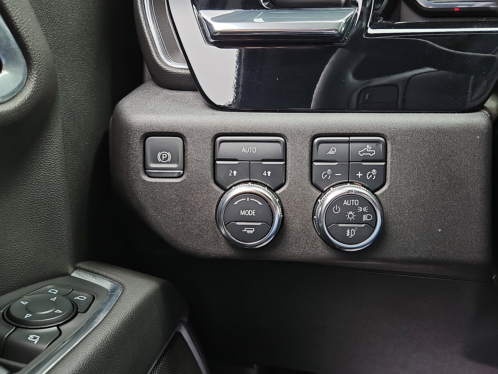 Used 2025 GMC Sierra 1500 SLT AWD/4WD image 25