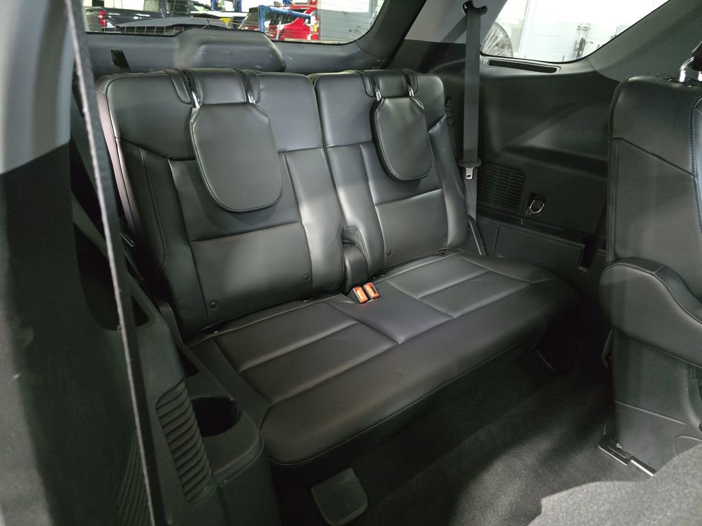 Used 2023 Ford Explorer XLT w/ Equipment Group 202A image 14