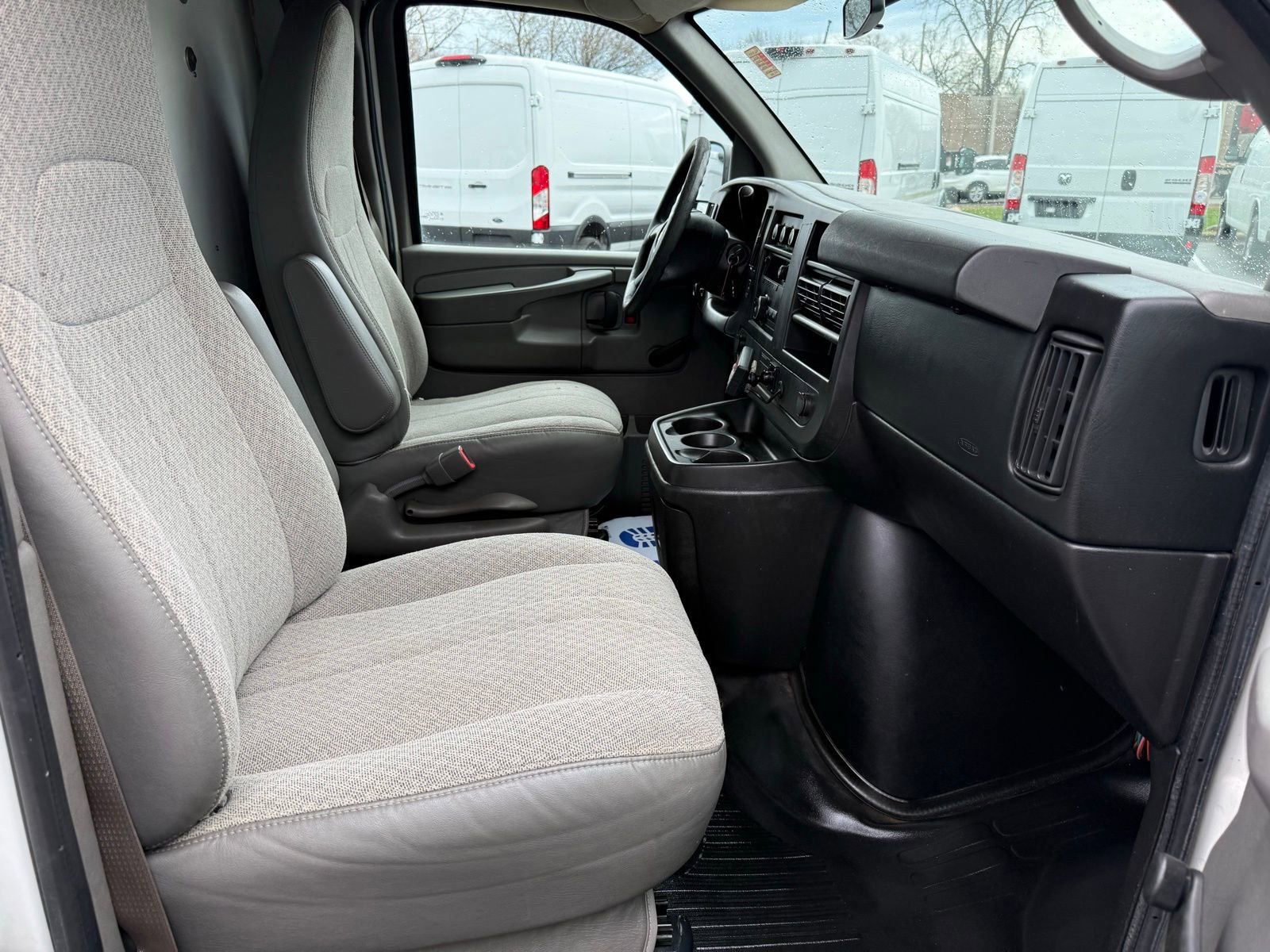 Used 2012 Chevrolet Express 1500 RWD image 7