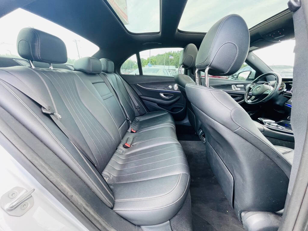 Used 2017 Mercedes-Benz E 300 E 300 4dr Sedan image 27